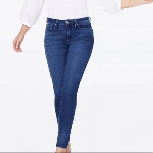 NYDJ AMI SKINNY Jeans {Niptuck Technology}